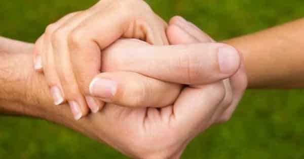 تعبیر دیدن دست گرفتن در خواب
