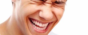 تعبیر دیدن خندان دشمن در خواب برای زن متاهل و باردار و مجرد